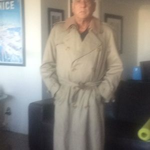 I live in Florida , don’t  need a winter raincoat.